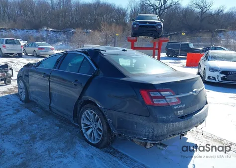 2017 Ford Taurus Limited z USA, uszkodzony, nr VIN 1FAHP2F83HG113716